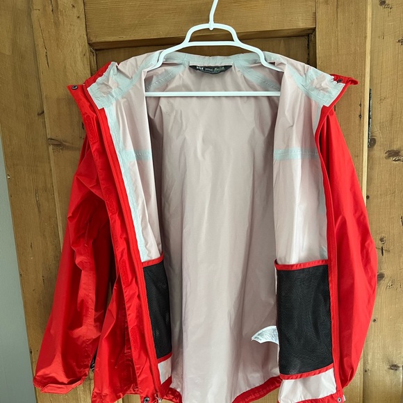 Helly Hansen Yu Ervik Waterproof Rain Full Zip Up Jacket in Red size XL - Picture 3 of 10